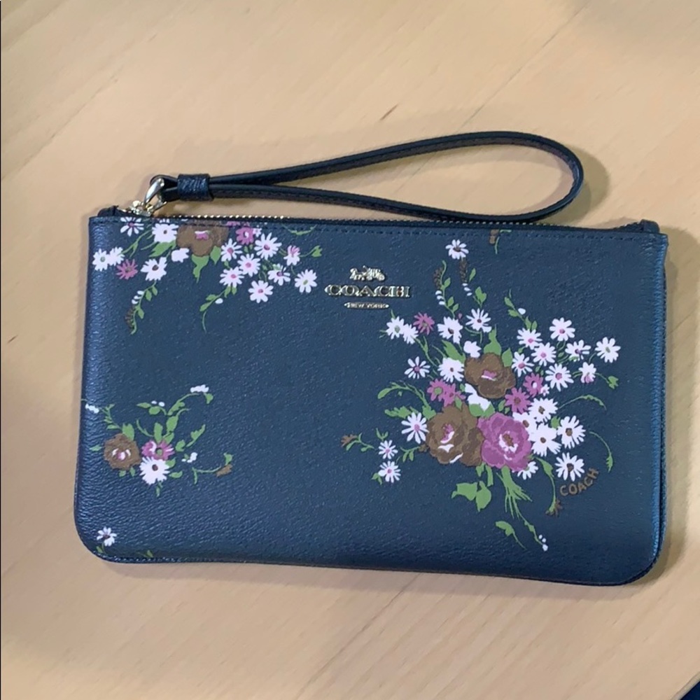 Coach Large Wristlet NWOT